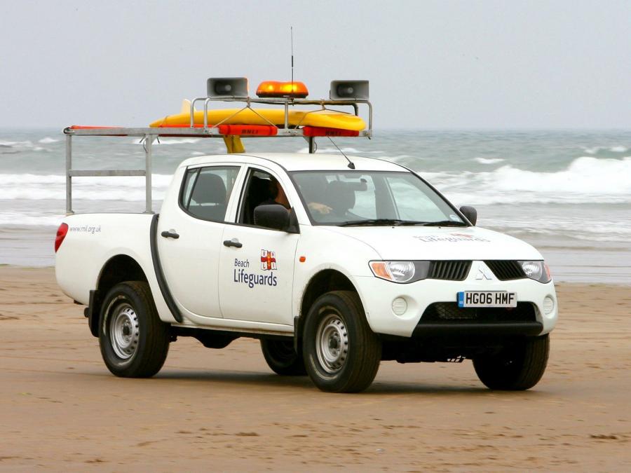 Mitsubishi L200 Beach Lifeguards 2006 года  (фото 2 из 4)